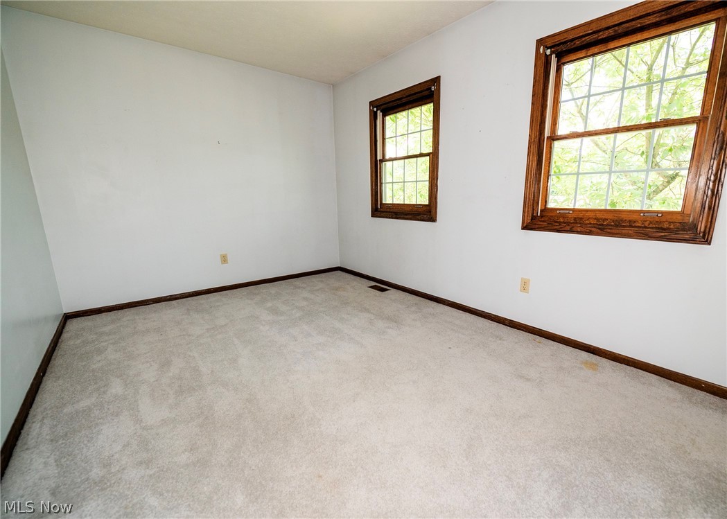 241 Kent Circle NE New Philadelphia OH 44663