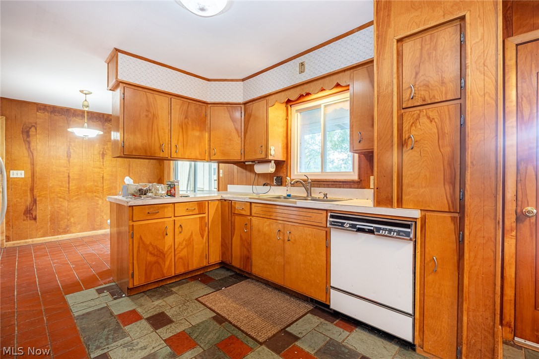 756 Ridgewood Drive Coshocton OH 43812