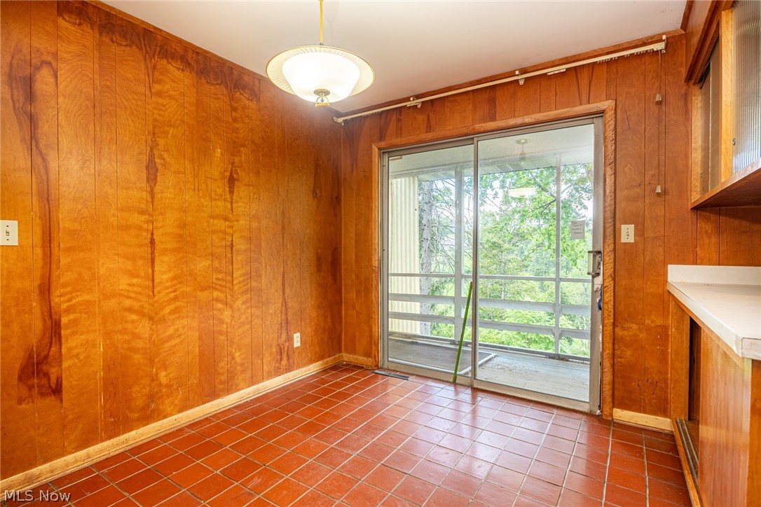 756 Ridgewood Drive Coshocton OH 43812
