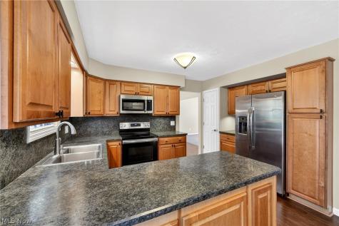 27864 Edgepark Boulevard North Olmsted OH 44070