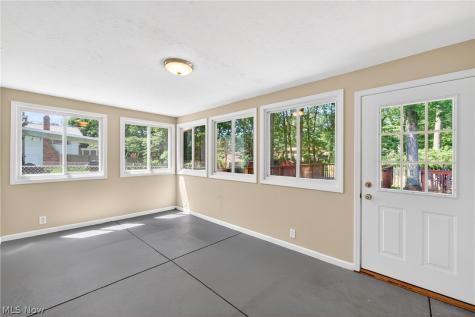 27864 Edgepark Boulevard North Olmsted OH 44070