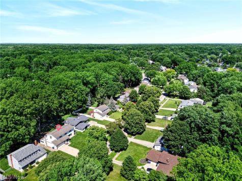 27864 Edgepark Boulevard North Olmsted OH 44070