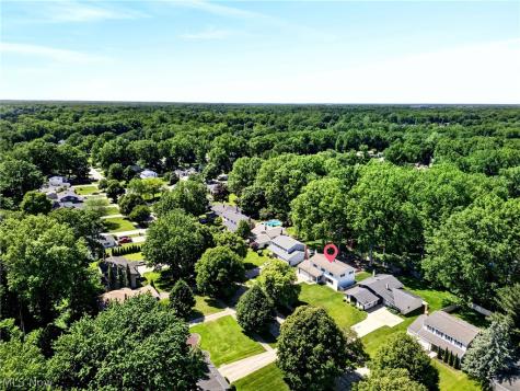 27864 Edgepark Boulevard North Olmsted OH 44070