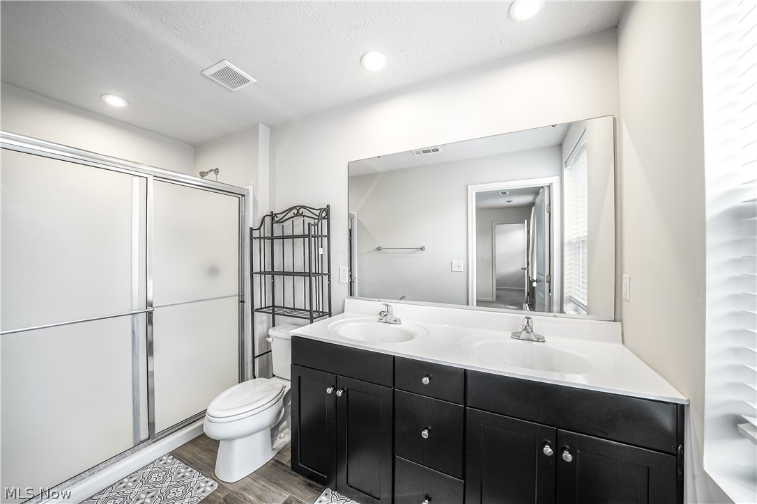 3189 Sunny Brook Drive Akron OH 44312