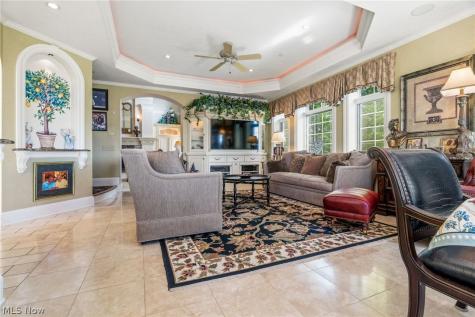 1524 Eagle Watch Street NE Canton OH 44721