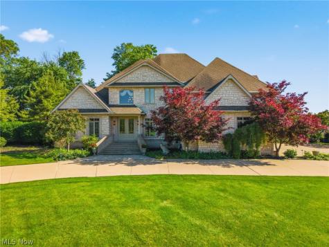 1524 Eagle Watch Street NE Canton OH 44721