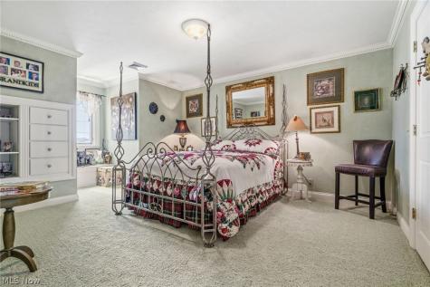 1524 Eagle Watch Street NE Canton OH 44721