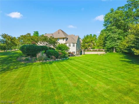 1524 Eagle Watch Street NE Canton OH 44721