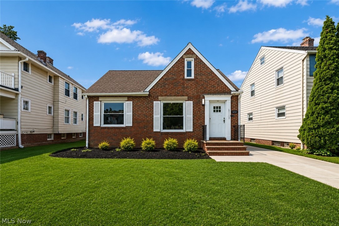 14707 Delaware Avenue Lakewood OH 44107