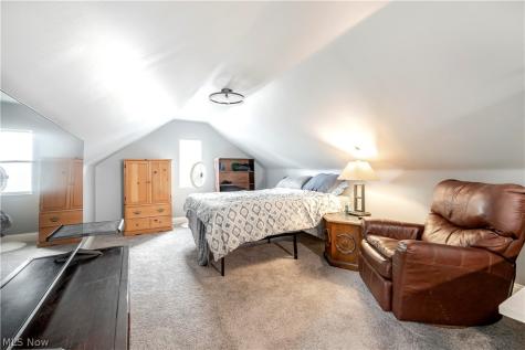 14707 Delaware Avenue Lakewood OH 44107