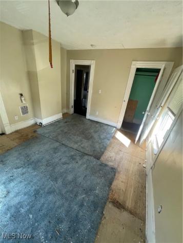 3288 Scranton Road Cleveland OH 44109