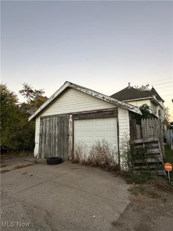 3288 Scranton Road Cleveland OH 44109