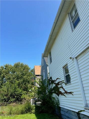 3288 Scranton Road Cleveland OH 44109