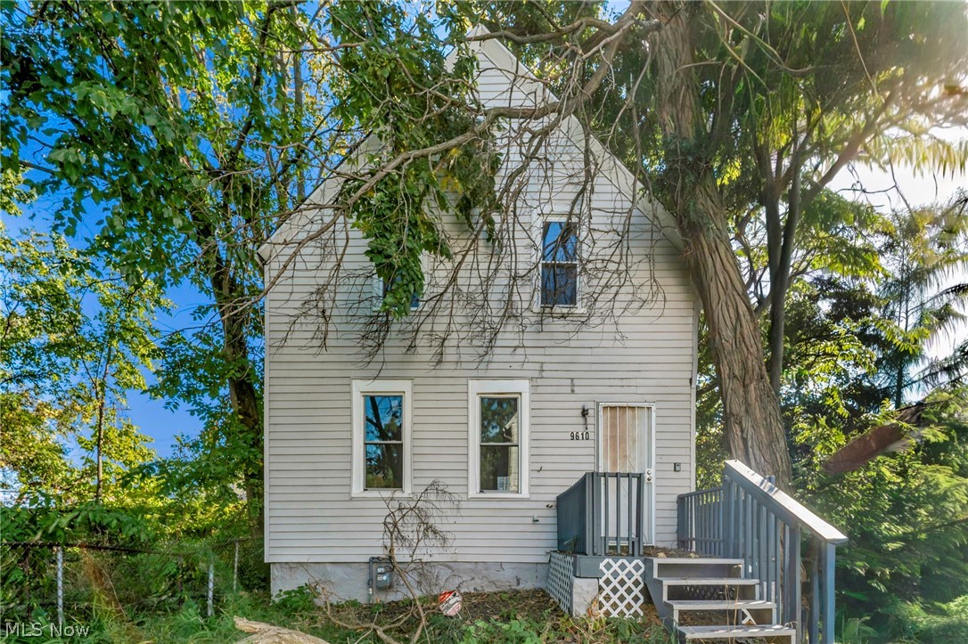 9610 Edmunds Avenue Cleveland OH 44106