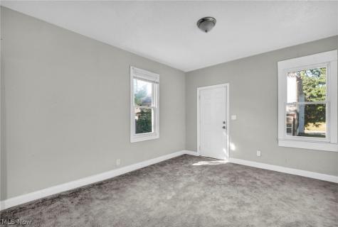 9610 Edmunds Avenue Cleveland OH 44106