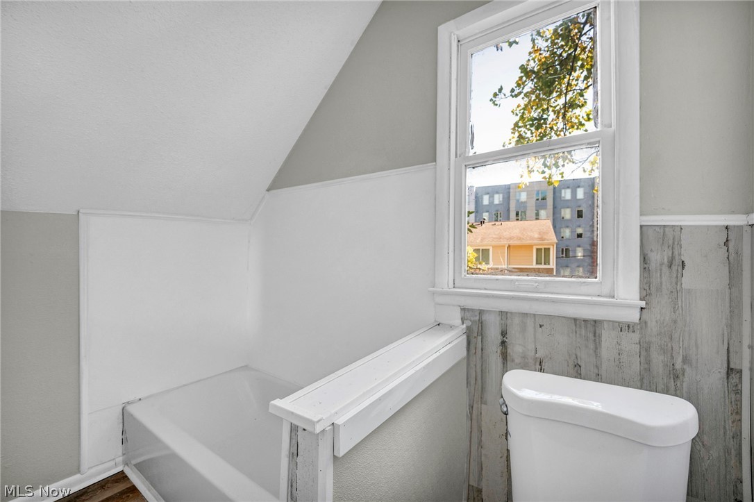9610 Edmunds Avenue Cleveland OH 44106