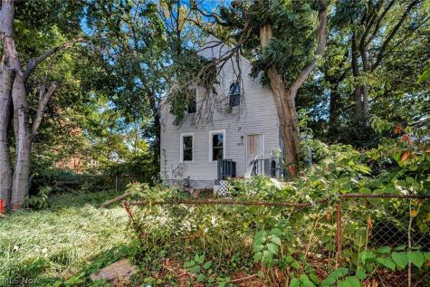 9610 Edmunds Avenue Cleveland OH 44106