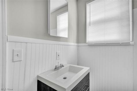 9610 Edmunds Avenue Cleveland OH 44106
