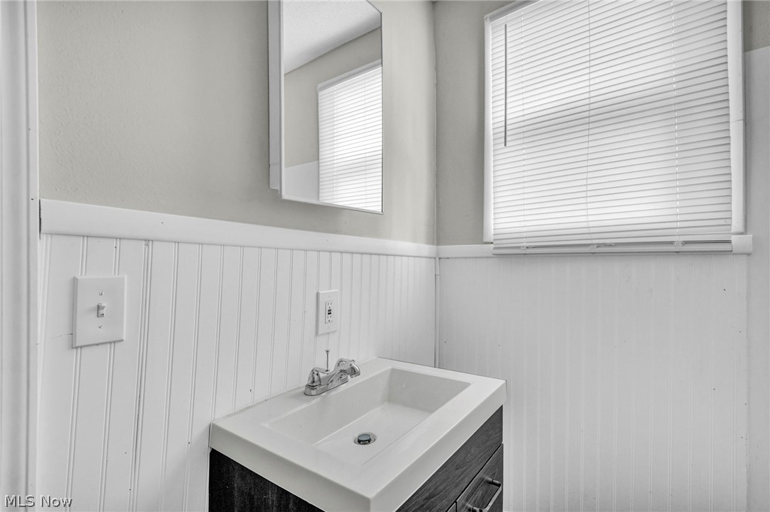 9610 Edmunds Avenue Cleveland OH 44106