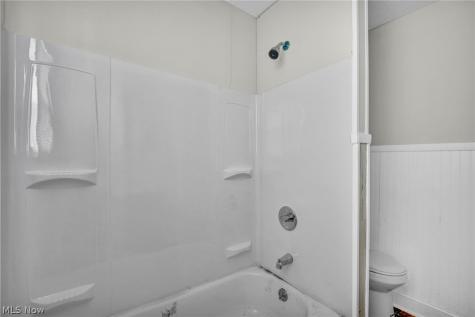 9610 Edmunds Avenue Cleveland OH 44106