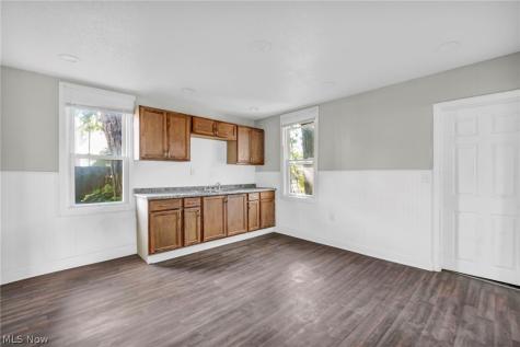 9610 Edmunds Avenue Cleveland OH 44106