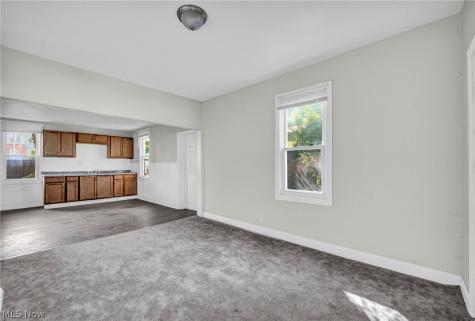 9610 Edmunds Avenue Cleveland OH 44106