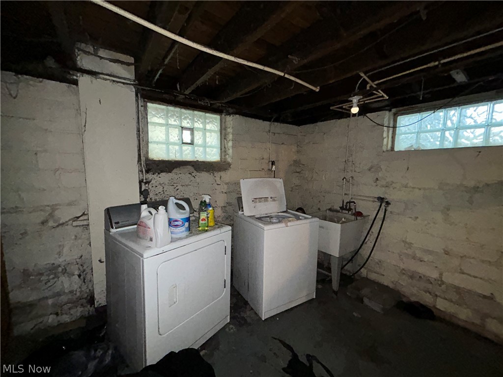 1315 E 143rd Street East Cleveland OH 44112