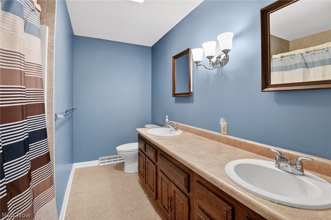 2379 Tanglewood Drive Salem OH 44460