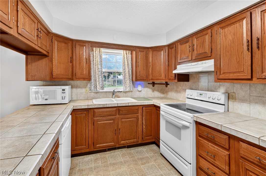 2379 Tanglewood Drive Salem OH 44460