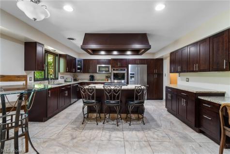 37523 Arlington Drive Willoughby OH 44094