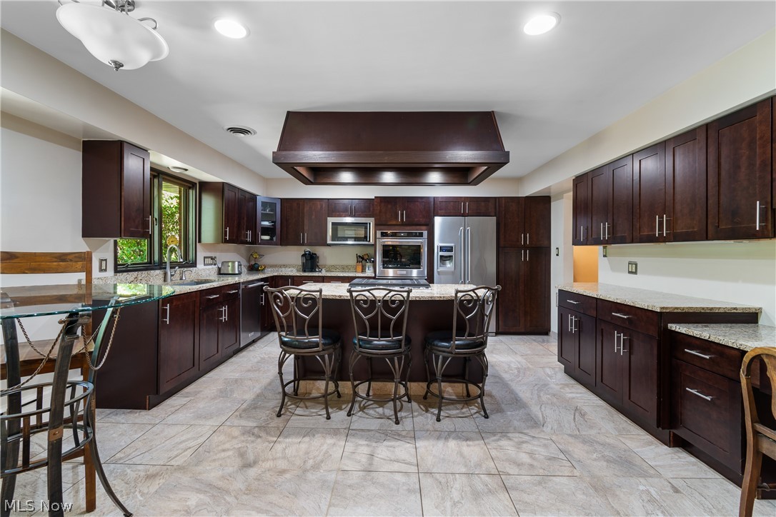 37523 Arlington Drive Willoughby OH 44094