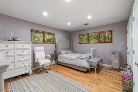 37523 Arlington Drive Willoughby OH 44094