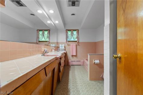 37523 Arlington Drive Willoughby OH 44094