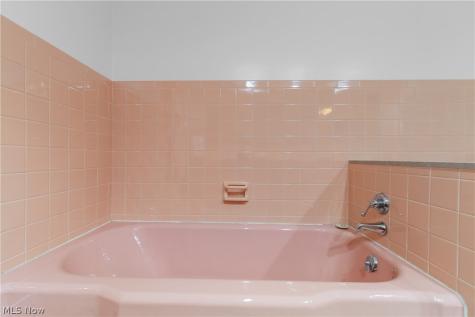 37523 Arlington Drive Willoughby OH 44094