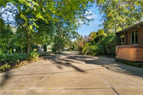 37523 Arlington Drive Willoughby OH 44094