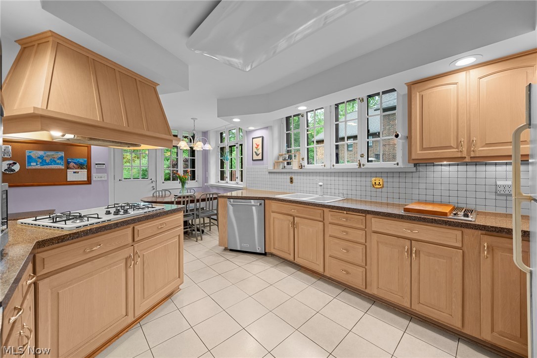14211 Larchmere Boulevard Shaker Heights OH 44120