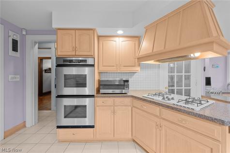14211 Larchmere Boulevard Shaker Heights OH 44120