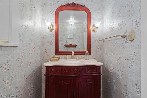 14211 Larchmere Boulevard Shaker Heights OH 44120