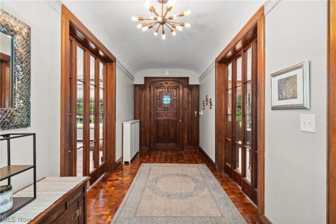 14211 Larchmere Boulevard Shaker Heights OH 44120