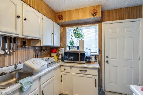 1793 Wakefield Drive Akron OH 44320