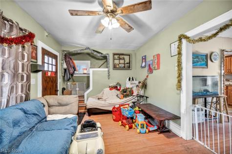 3056 W 104th Street Cleveland OH 44111