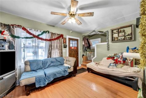 3056 W 104th Street Cleveland OH 44111
