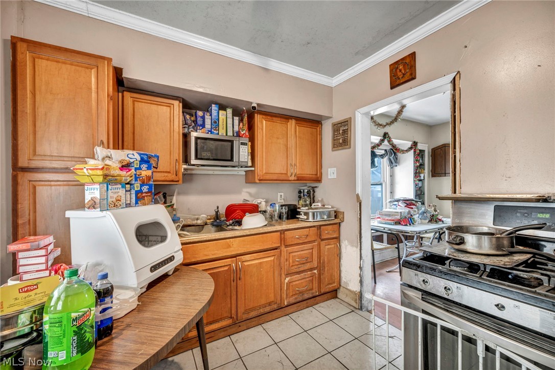 3056 W 104th Street Cleveland OH 44111
