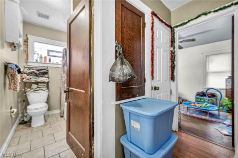 3056 W 104th Street Cleveland OH 44111