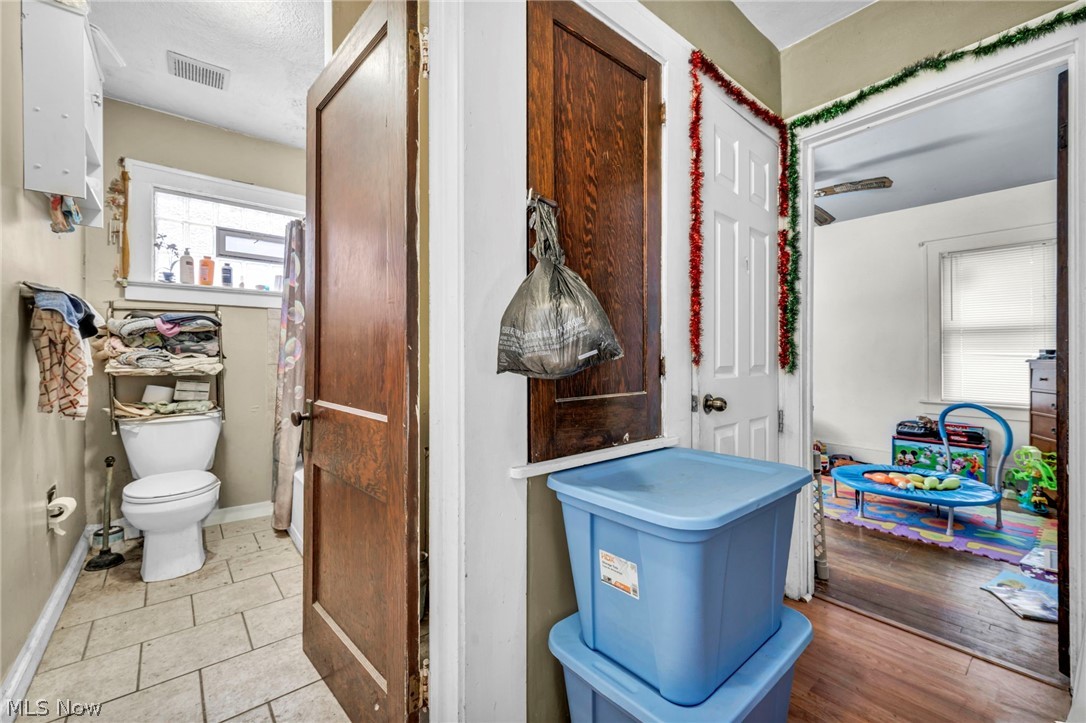 3056 W 104th Street Cleveland OH 44111