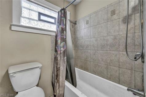 3056 W 104th Street Cleveland OH 44111