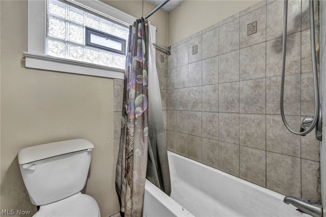 3056 W 104th Street Cleveland OH 44111