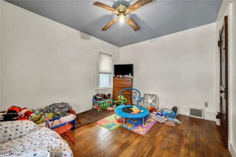 3056 W 104th Street Cleveland OH 44111
