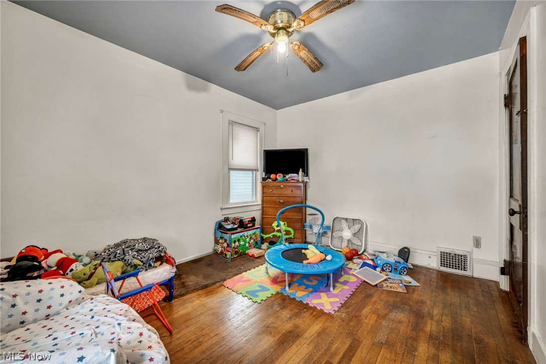 3056 W 104th Street Cleveland OH 44111