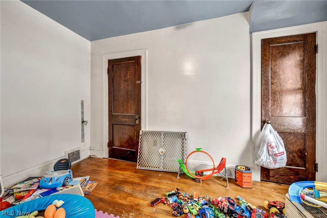 3056 W 104th Street Cleveland OH 44111